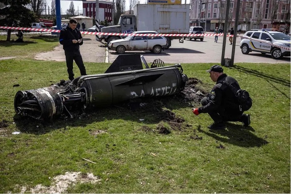 Краматорск. Ракета с кассетной боевой частью ударила по железнодорожному вокзалу, на котором в этот момент находилось большое количество людей