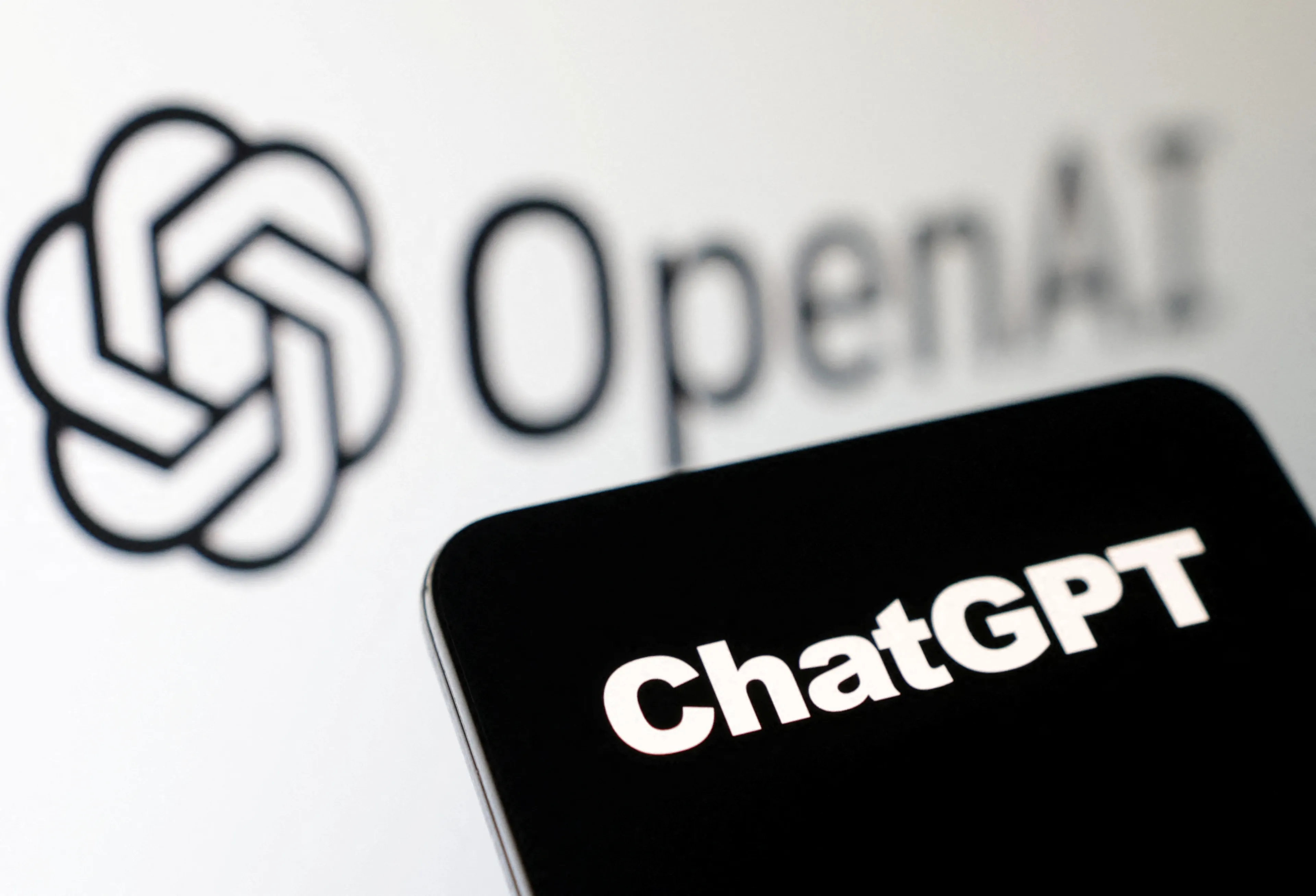 OpenAI будет платить Business Insider и Politico за использование их статей для ответов пользователям. Это первая подобная сделка со СМИ