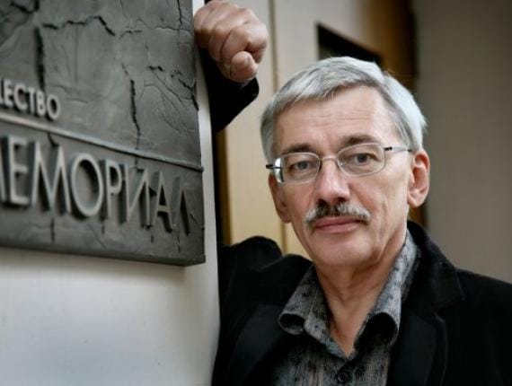 Минюст признал «иноагентами» правозащитника Олега Орлова, ЛГБТ-активиста Михаила Чимарова и других