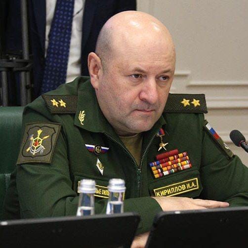 Два человека погибли при взрыве у дома в Москве. Один из них — начальник войск РХБЗ Игорь Кириллов, известный фейками про биооружие