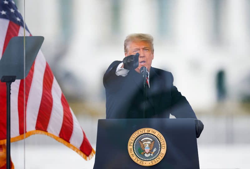 Спецпрокурор по делам Трампа в своем докладе указал, что считает доказательную базу достаточной для передачи их в суд